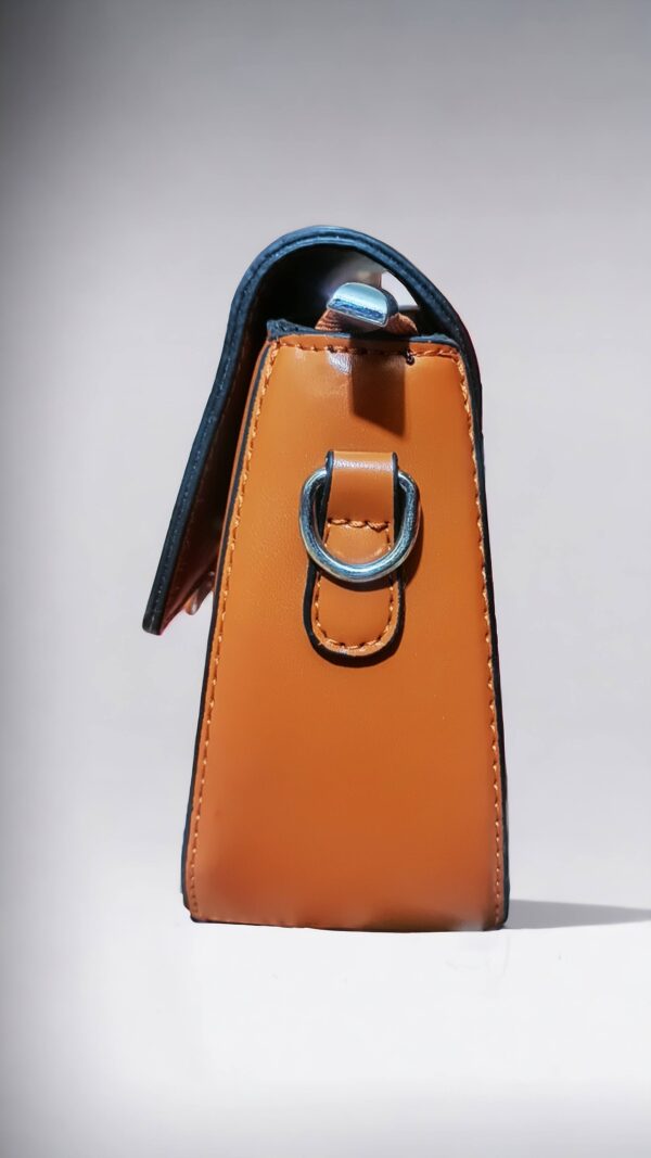 Mustard cross body purse - Image 4